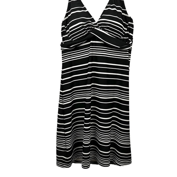 ATHLETA Encinitas Tara Halter Swim Dress - Picture 7 of 11